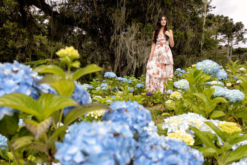 Debutante Joana em seu ensaio em Campos do Jordão, momento capturado pelo fotógrafo de Campos do Jordão, John Edgard.