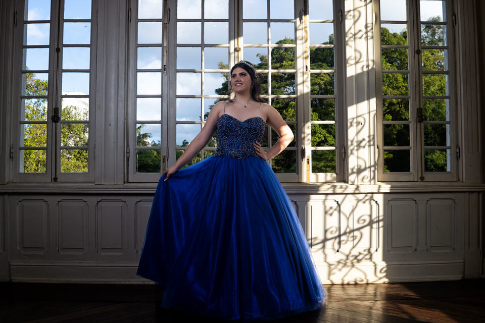 fotografia de 15 anos da debutante Julia no Palácio dos Cedros em SP, fotos de ensaio de 15 anos em SP