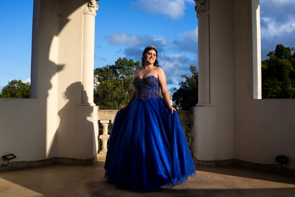 fotografia de 15 anos da debutante Julia no Palácio dos Cedros em SP, fotos de ensaio de 15 anos em SP