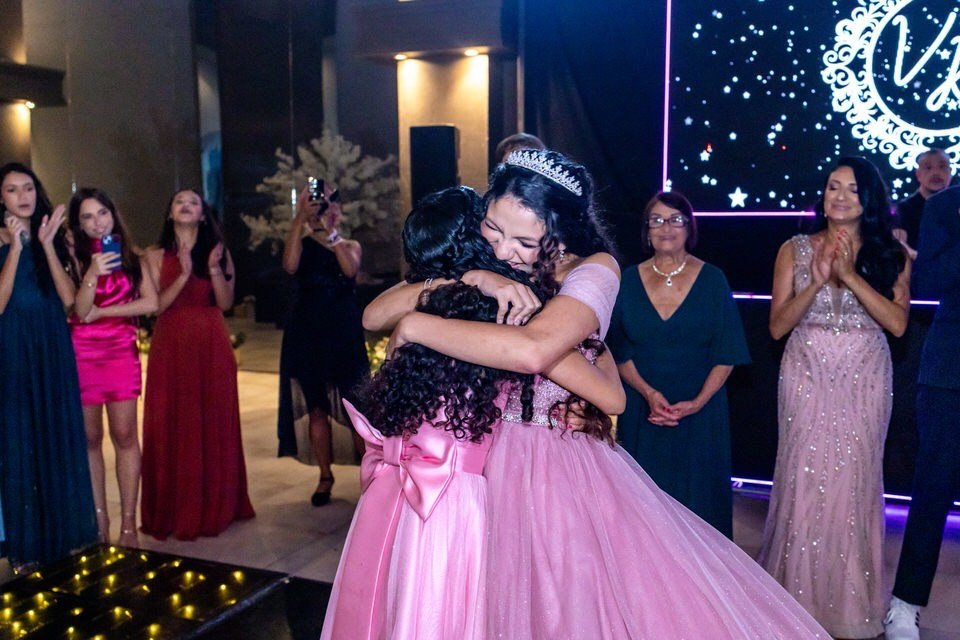 Fotografia de 15 anos no Buffet Casa Bertolazzi Vila Romana: a emoção de um dia único.