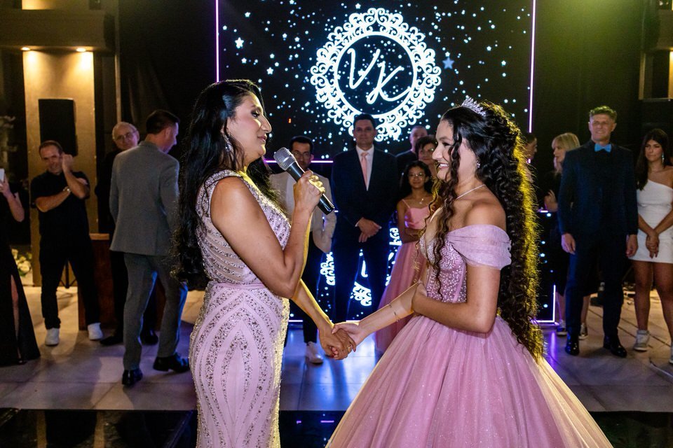 Celebração de 15 anos no Buffet Casa Bertolazzi Vila Romana, com fotografia especializada.