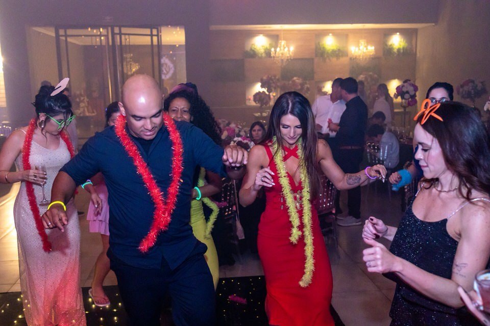 A debutante brilhando em sua festa de 15 anos no Buffet Casa Bertolazzi Vila Romana.