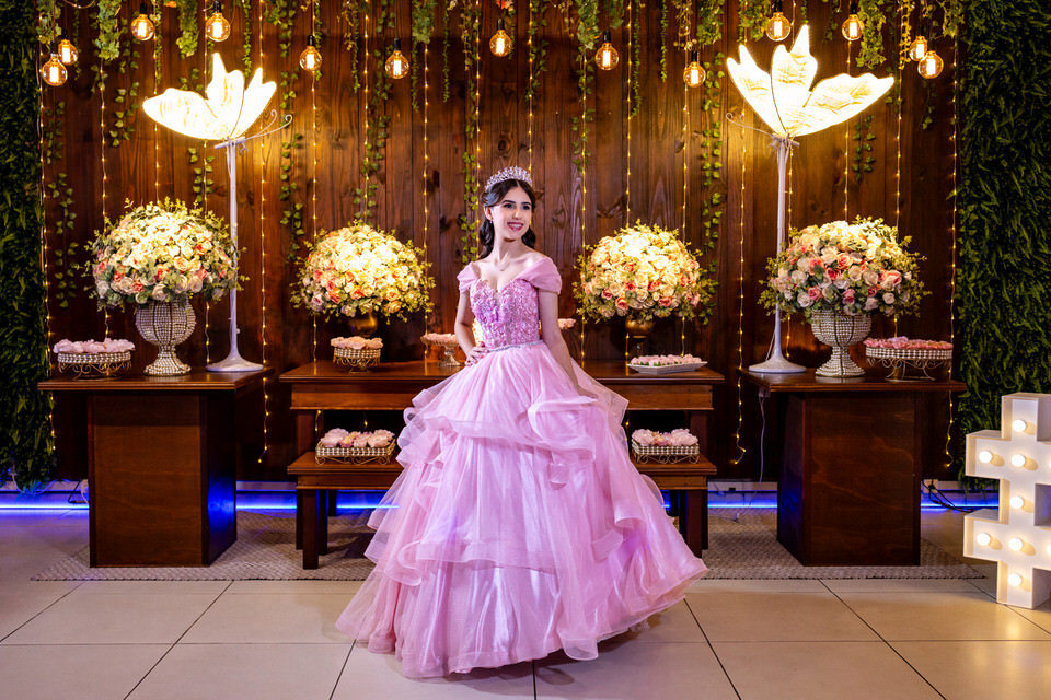 Sua festa merece um olhar profissional. Contrate um fotógrafo de festa de 15 anos em São Paulo.