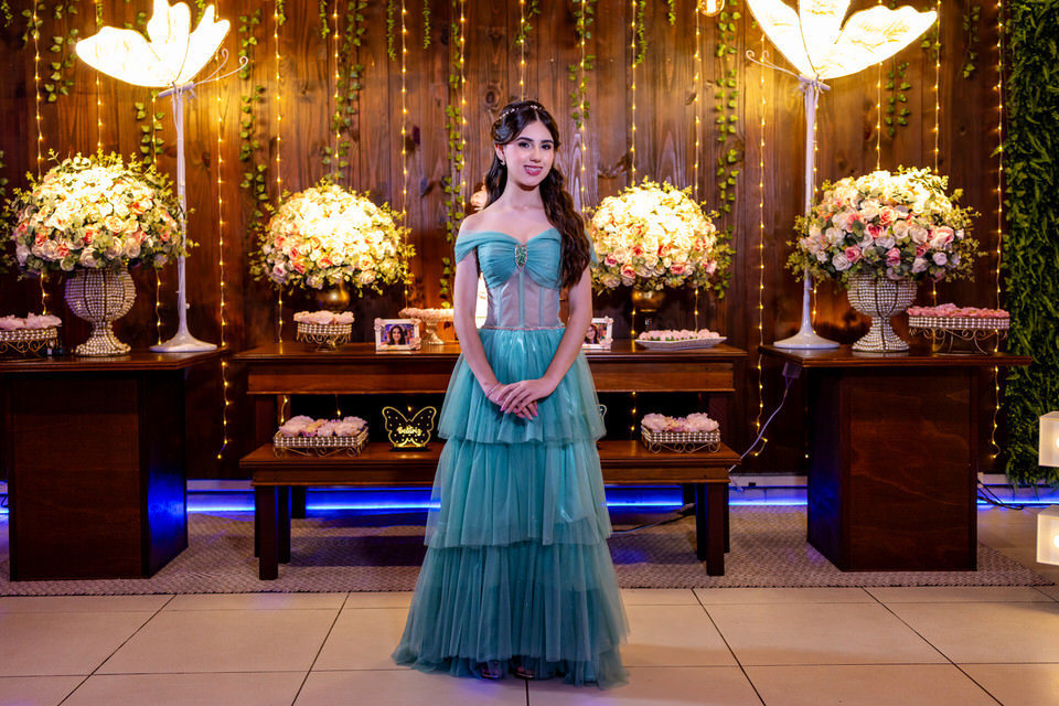 A magia dos 15 anos registrada em cada detalhe. Uma noite inesquecível no Espaço Gardênia.