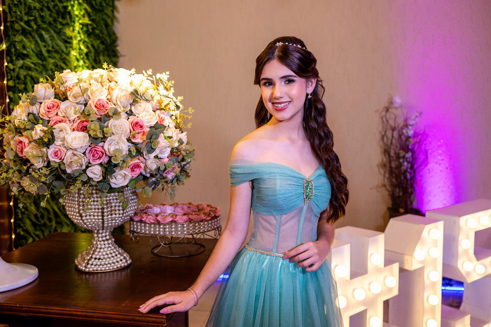 Momentos que o tempo não apaga. A importância de uma fotografia profissional para sua festa de 15 anos.