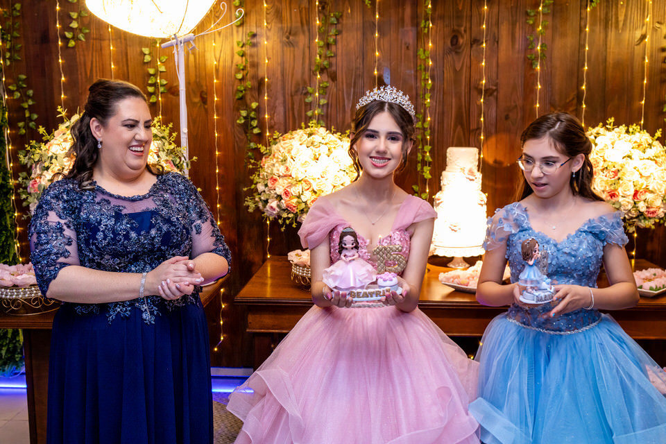 Planejando sua festa de 15 anos? Visite o Espaço Gardênia e me chame para fotografar!