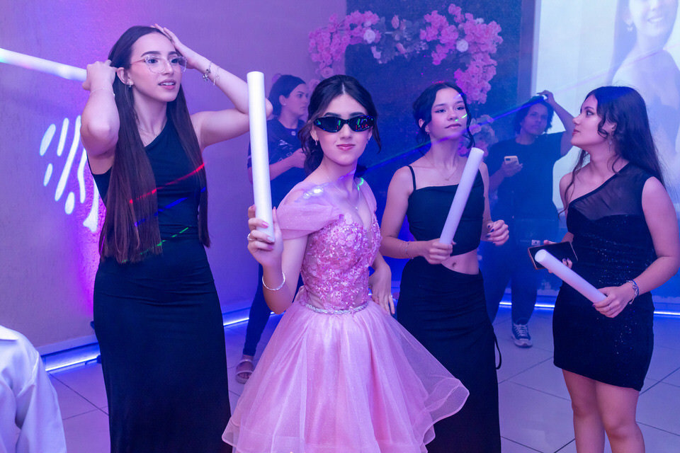 Como fotógrafo de festa de 15 anos em São Paulo, minha missão é superar suas expectativas.