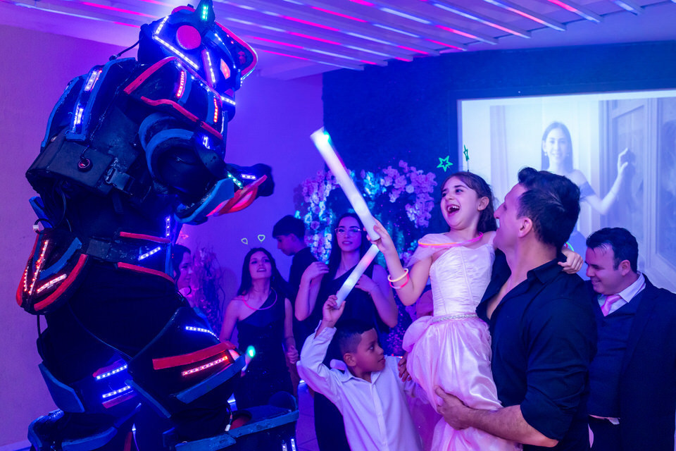 Como fotógrafo de festa de 15 anos em São Paulo, minha missão é superar suas expectativas.