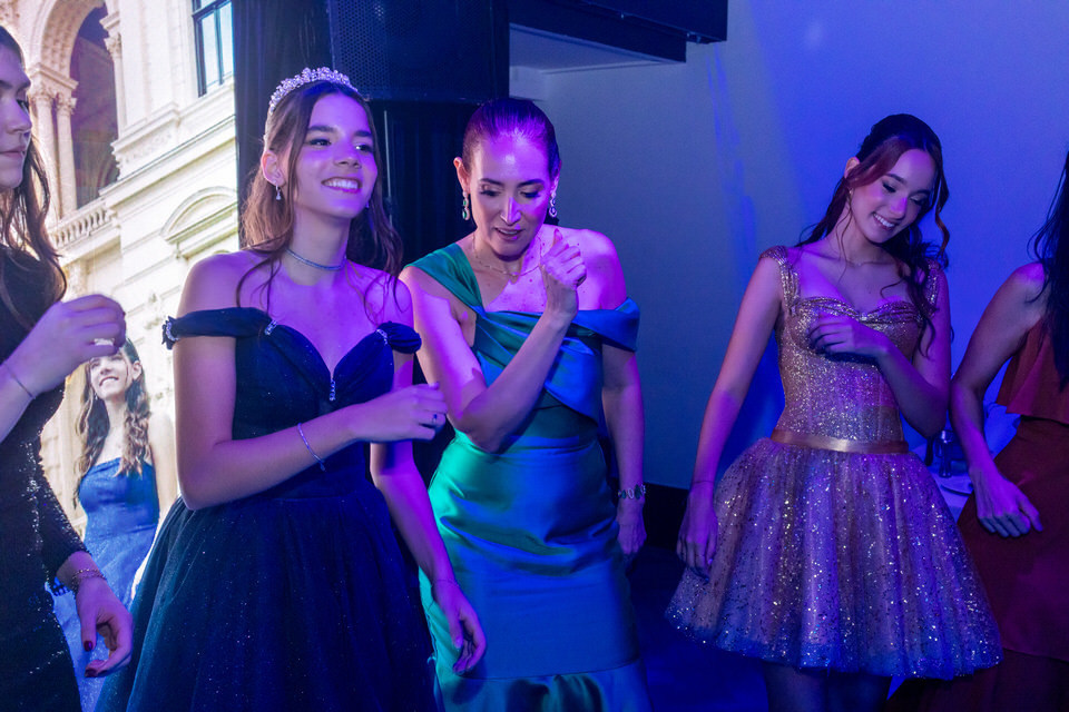 fotos de 15 anos das debutantes Luiza e Carol no Espaço Illumina na zona norte de São Paulo, fotógrafo de debutantes em São Paulo John Edgard