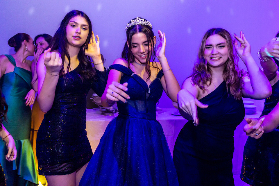 fotos de 15 anos das debutantes Luiza e Carol no Espaço Illumina na zona norte de São Paulo, fotógrafo de debutantes em São Paulo John Edgard