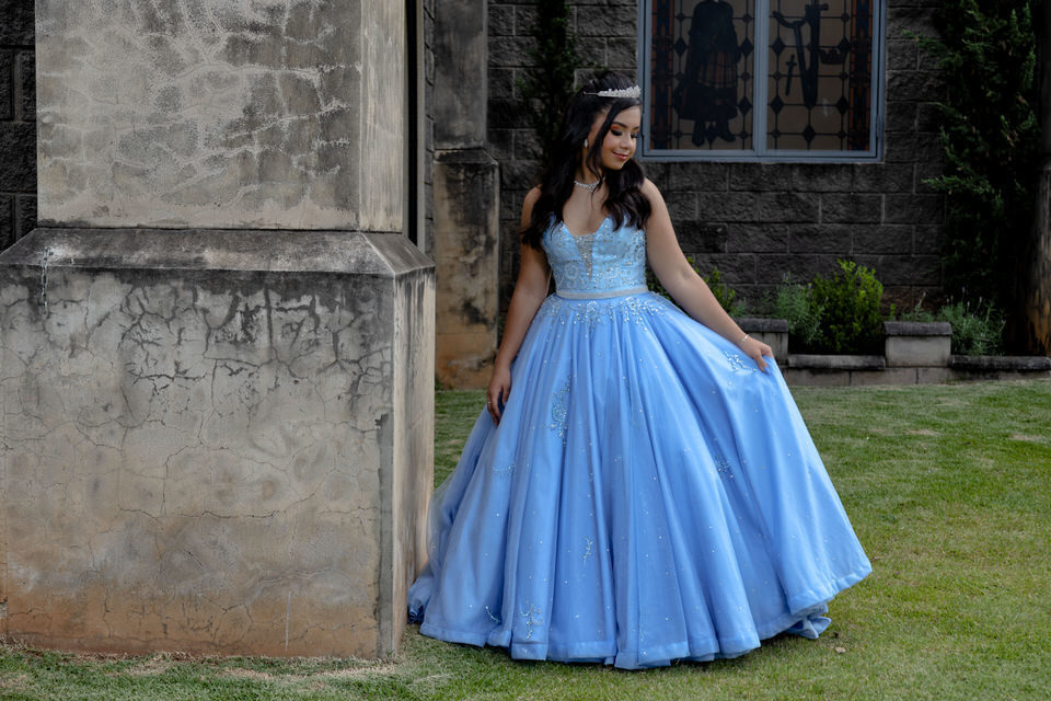 Ensaio fotográfico de debutante com o tema Bela e a Fera, no Castelo dos Vinhais em Vinhedo, fotografia de debutante John Edgard