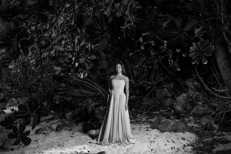 Ensaio da debutante Ana na Praia das Conchas no Guarujá, para sua festa de 15 anos. Fotógrafo de ensaios de debutante no Guarujá, SP