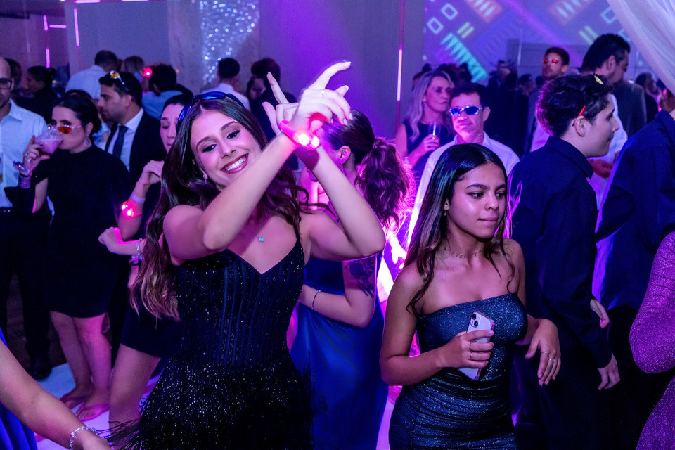 Festa de 15 anos da debutante Laura, no Buffet Fernandes no Tatuapé em São Paulo, fotógrafo de festa de 15 anos no Tatuapé em São Paulo