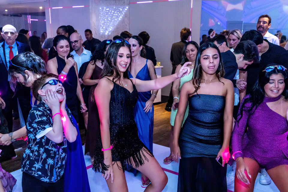 Festa de 15 anos da debutante Laura, no Buffet Fernandes no Tatuapé em São Paulo, fotógrafo de festa de 15 anos no Tatuapé em São Paulo