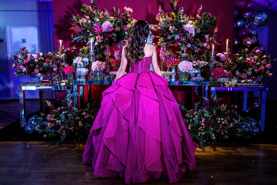 Festa de 15 anos da debutante Laura, no Buffet Fernandes no Tatuapé em São Paulo, fotógrafo de festa de 15 anos no Tatuapé em São Paulo