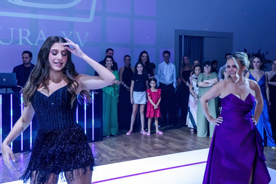 Festa de 15 anos da debutante Laura, no Buffet Fernandes no Tatuapé em São Paulo, fotógrafo de festa de 15 anos no Tatuapé em São Paulo