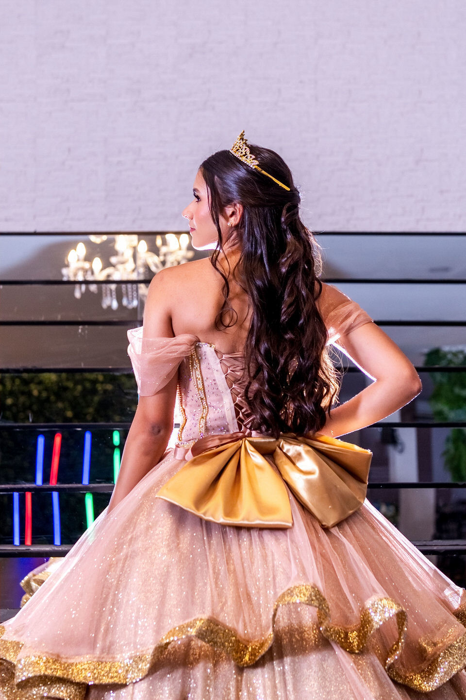 Fotografia da festa de 15 anos da debutante Ana Clara. A festa aconteceu no Buffet Europa em Guarulhos, fotógrafo de festa de 15 anos em Guarulhos John Edgard