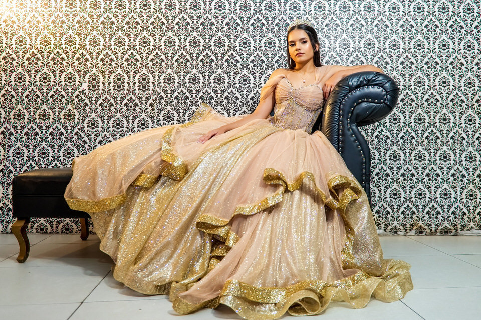 Fotografia da festa de 15 anos da debutante Ana Clara. A festa aconteceu no Buffet Europa em Guarulhos, fotógrafo de festa de 15 anos em Guarulhos John Edgard