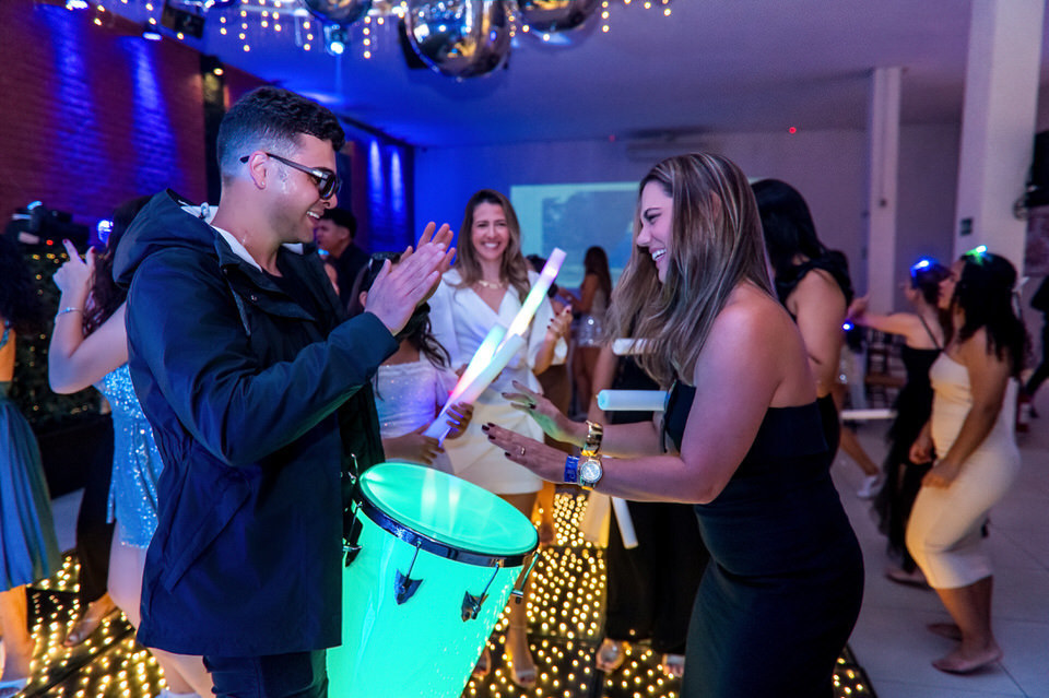 Fotografia da festa de 15 anos da debutante Ana Clara. A festa aconteceu no Buffet Europa em Guarulhos, fotógrafo de festa de 15 anos em Guarulhos John Edgard