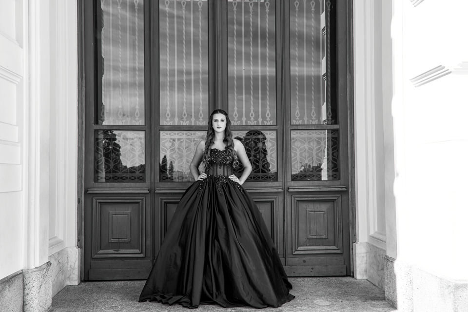 Ensaio fotográfico da debutante Lívia, no Museu do Ipiranga em São Paulo, fotografia de debutante no Museu do Ipiranga, fotógrafo de ensaios de debutante em SP