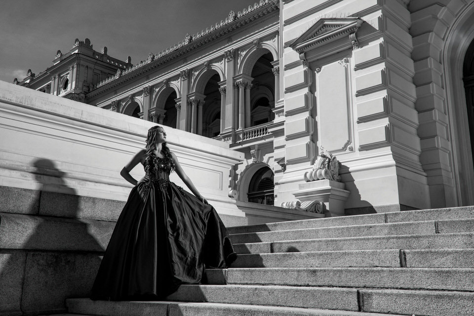 Ensaio fotográfico da debutante Lívia, no Museu do Ipiranga em São Paulo, fotografia de debutante no Museu do Ipiranga, fotógrafo de ensaios de debutante em SP