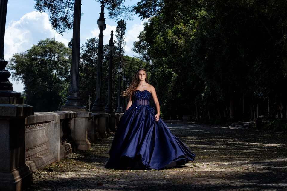 Ensaio fotográfico da debutante Lívia, no Museu do Ipiranga em São Paulo, fotografia de debutante no Museu do Ipiranga, fotógrafo de ensaios de debutante em SP