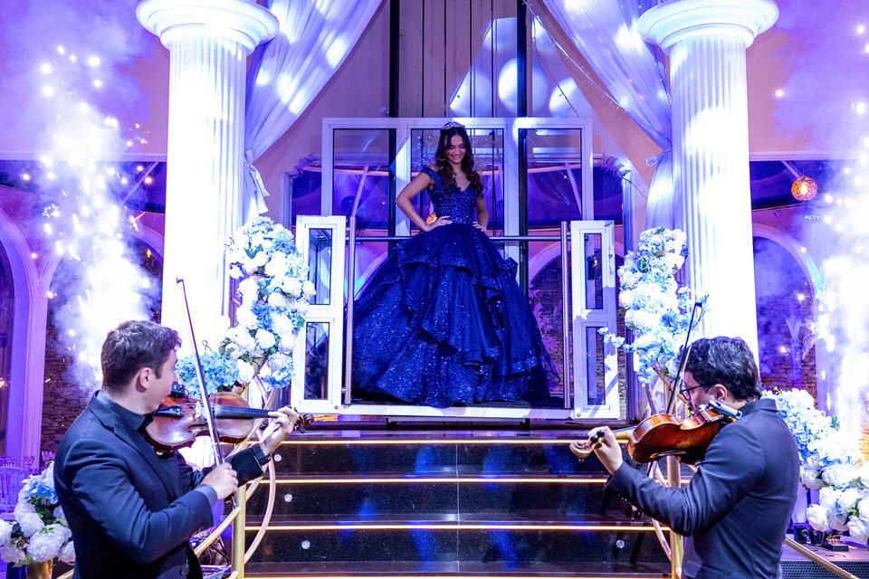 festa de 15 anos da debutante Ana Clara no Buffet Família Gioielli, no Jardim Anália Franco em São Paulo, fotógrafo John Edgard especialista em fotografia de festa de 15 anos em São Paulo - SP