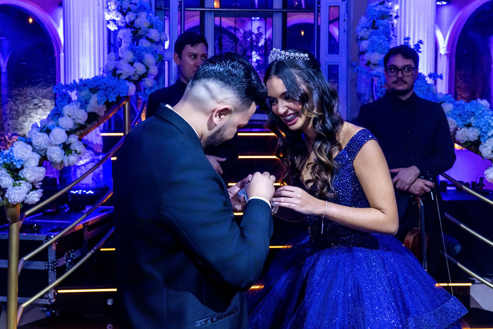festa de 15 anos da debutante Ana Clara no Buffet Família Gioielli, no Jardim Anália Franco em São Paulo, fotógrafo John Edgard especialista em fotografia de festa de 15 anos em São Paulo - SP