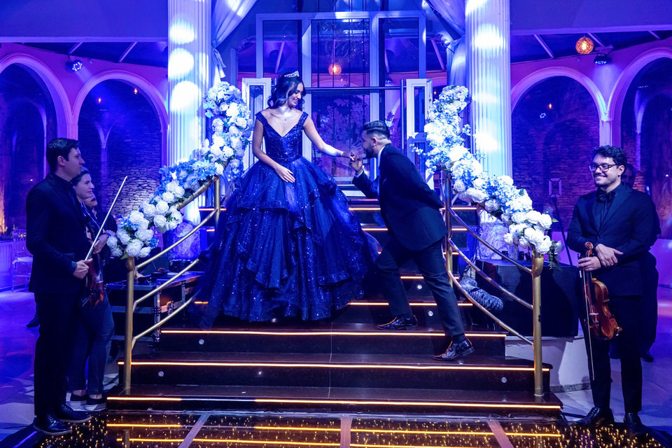 festa de 15 anos da debutante Ana Clara no Buffet Família Gioielli, no Jardim Anália Franco em São Paulo, fotógrafo John Edgard especialista em fotografia de festa de 15 anos em São Paulo - SP