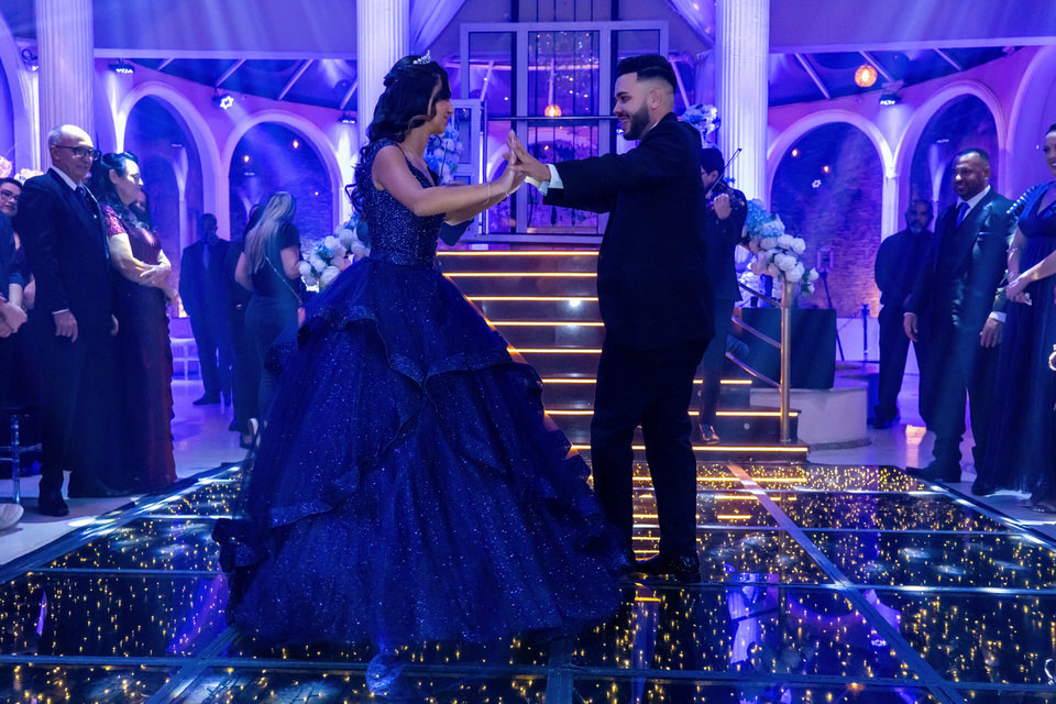 festa de 15 anos da debutante Ana Clara no Buffet Família Gioielli, no Jardim Anália Franco em São Paulo, fotógrafo John Edgard especialista em fotografia de festa de 15 anos em São Paulo - SP