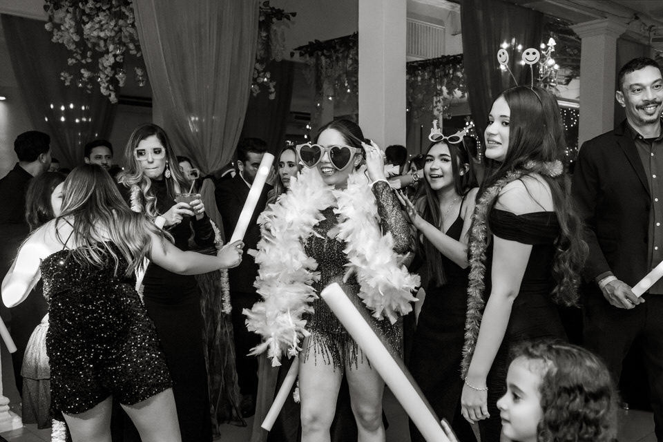 Fotografia de festa de 15 anos da debutante Sophia no Buffet América no Tatuapé, fotógrafo de debutante no Tatuapé, John Edgard
