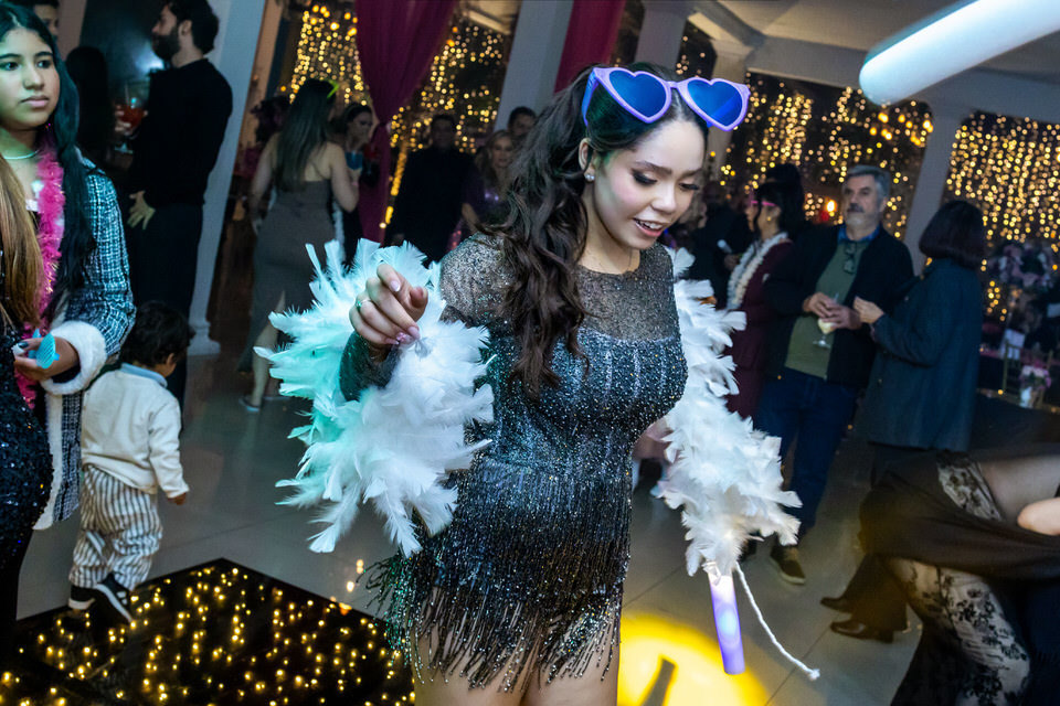 Fotografia de festa de 15 anos da debutante Sophia no Buffet América no Tatuapé, fotógrafo de debutante no Tatuapé, John Edgard