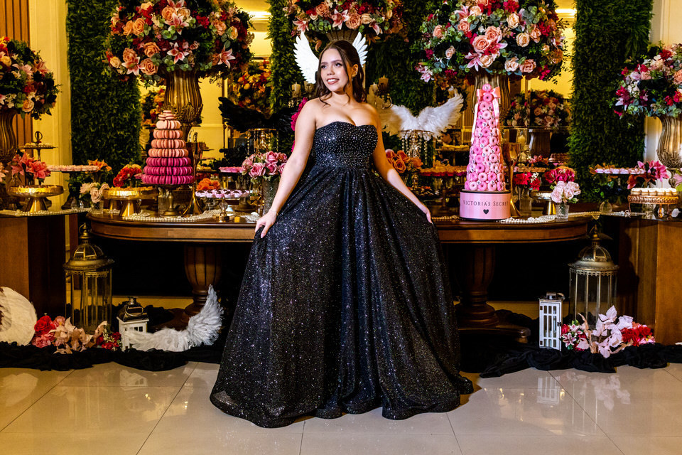 Fotografia de festa de 15 anos da debutante Sophia no Buffet América no Tatuapé, fotógrafo de debutante no Tatuapé, John Edgard