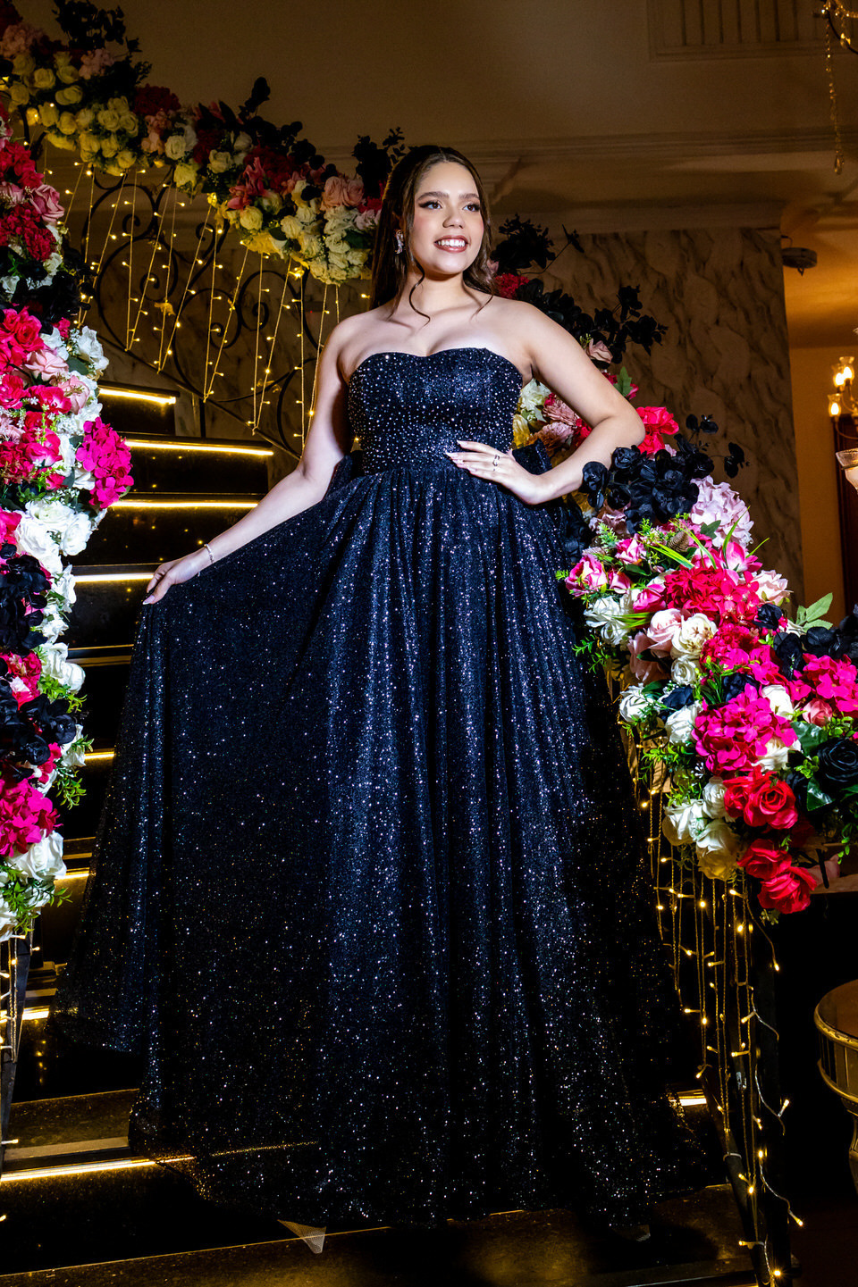 Fotografia de festa de 15 anos da debutante Sophia no Buffet América no Tatuapé, fotógrafo de debutante no Tatuapé, John Edgard