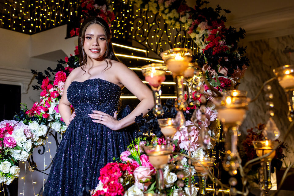 Fotografia de festa de 15 anos da debutante Sophia no Buffet América no Tatuapé, fotógrafo de debutante no Tatuapé, John Edgard
