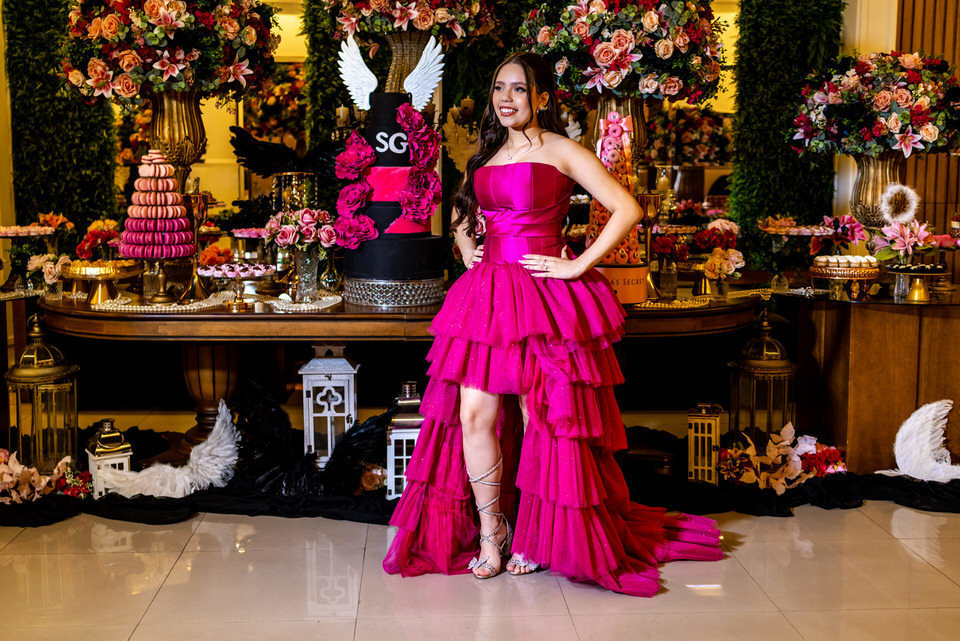 Fotografia de festa de 15 anos da debutante Sophia no Buffet América no Tatuapé, fotógrafo de debutante no Tatuapé, John Edgard