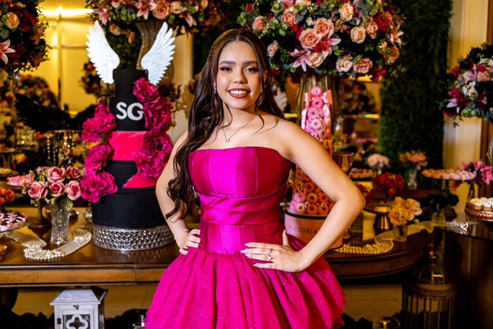 Fotografia de festa de 15 anos da debutante Sophia no Buffet América no Tatuapé, fotógrafo de debutante no Tatuapé, John Edgard