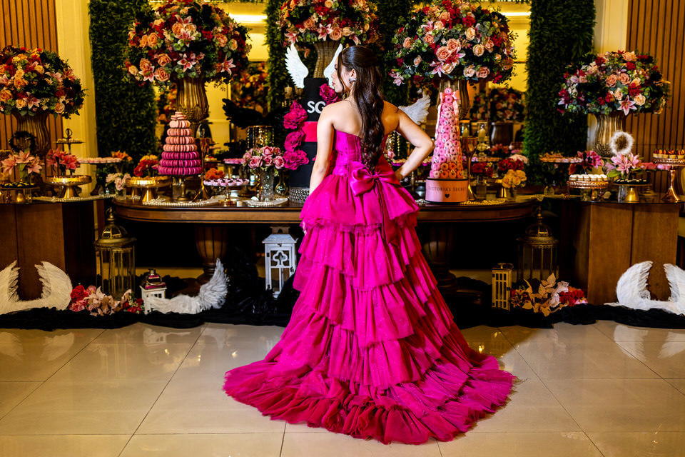 Fotografia de festa de 15 anos da debutante Sophia no Buffet América no Tatuapé, fotógrafo de debutante no Tatuapé, John Edgard