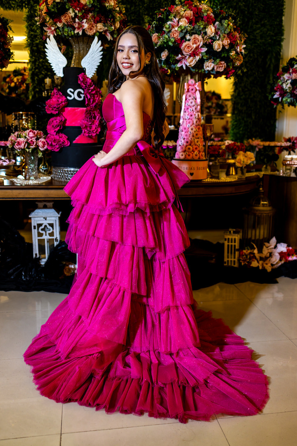 Fotografia de festa de 15 anos da debutante Sophia no Buffet América no Tatuapé, fotógrafo de debutante no Tatuapé, John Edgard
