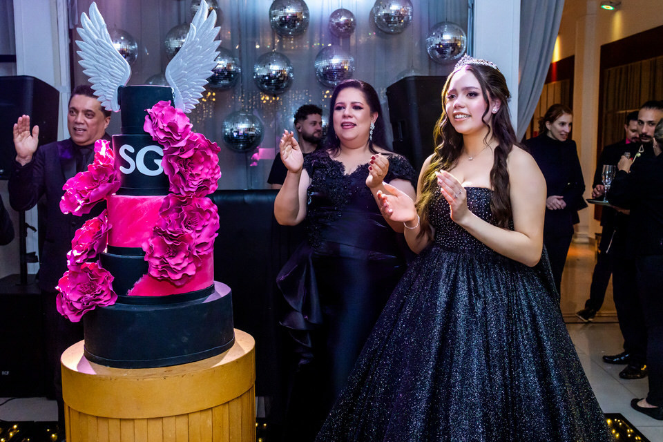 Cerimônia da festa de 15 anos da debutante Sophia, no Buffet América, fotógrafo de cerimônia de festa de 15 anos no Tatuapé