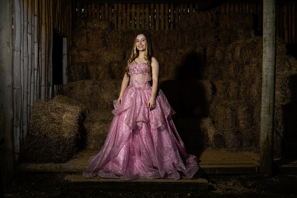 Ensaio de debutante Bárbara em Holambra Cidade das Flores - SP, fotógrafo de debutante em Holambra John Edgard