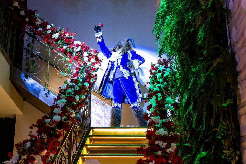 Fotografia de debutante em festa de 15 anos no Espaço Illumina em São Paulo - SP, um registro do trabalho do fotógrafo especialista John Edgard.