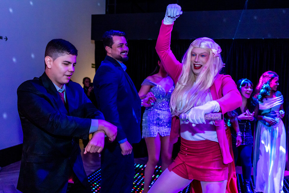 Fotografia de debutante em festa de 15 anos no Espaço Illumina em São Paulo - SP, um registro do trabalho do fotógrafo especialista John Edgard.