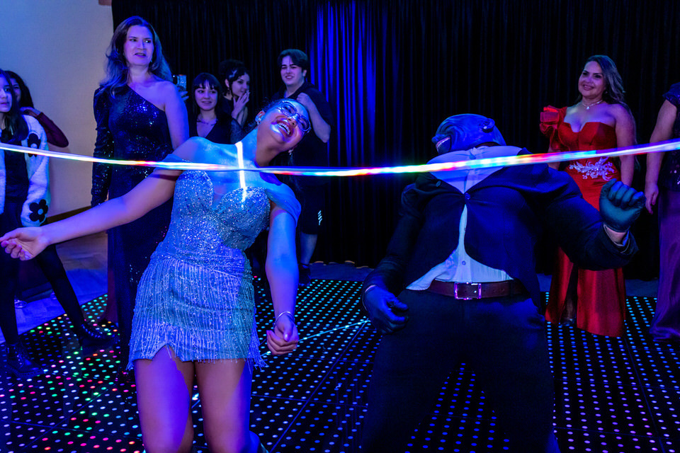 Fotografia de debutante em festa de 15 anos no Espaço Illumina em São Paulo - SP, um registro do trabalho do fotógrafo especialista John Edgard.