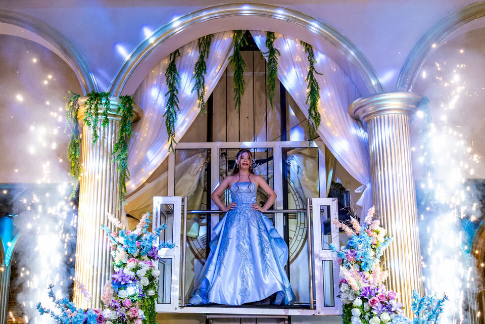 Festa de 15 anos no Buffet Família Gioielli com o fotógrafo de debutante no Jardim Anália Franco, especialista como fotógrafo de festa de 15 anos em São Paulo.