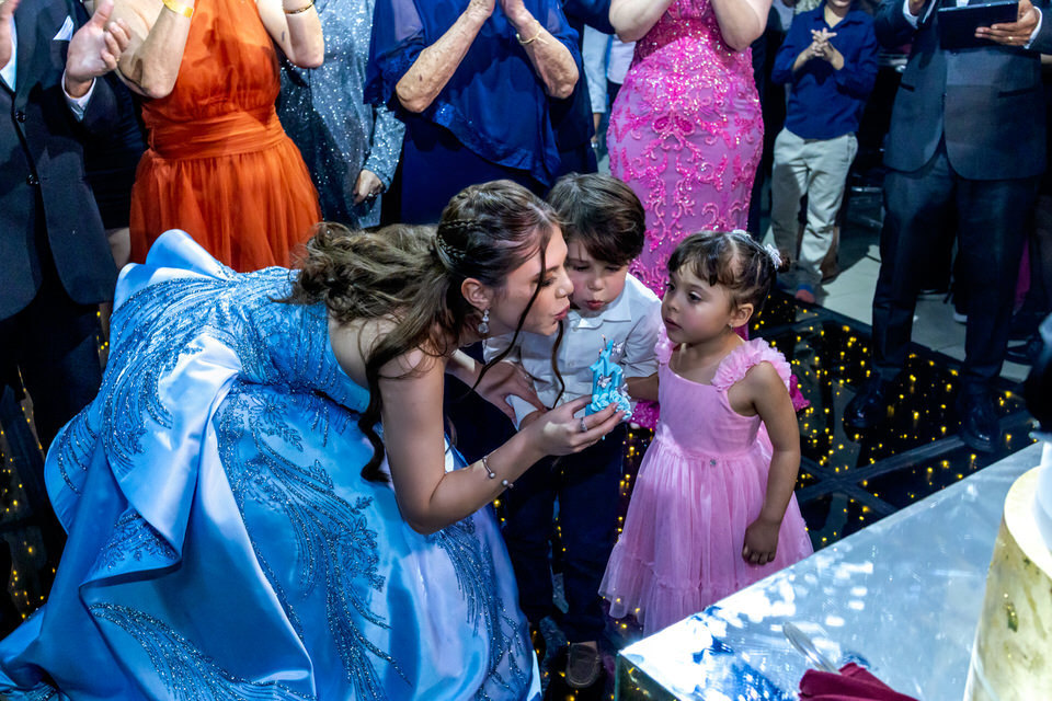 Festa de 15 anos no Buffet Família Gioielli com o fotógrafo de debutante no Jardim Anália Franco, especialista como fotógrafo de festa de 15 anos em São Paulo.