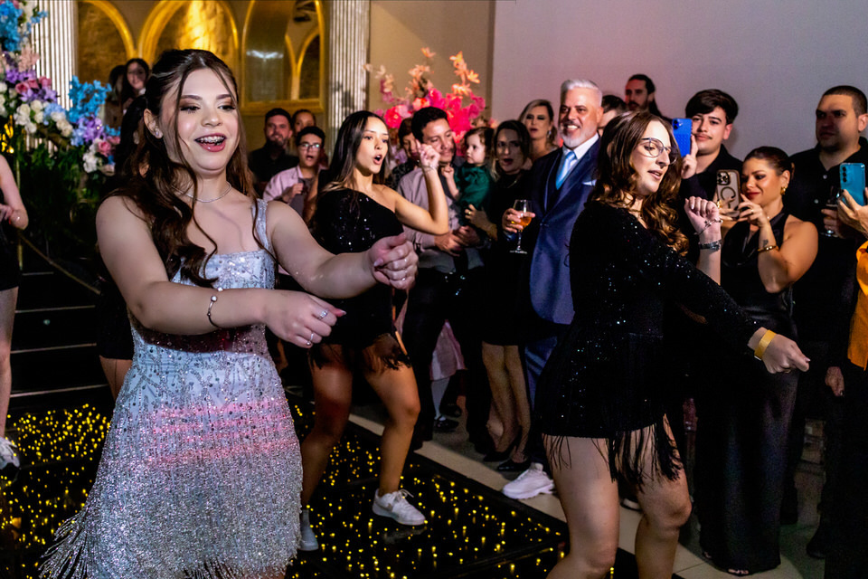 Festa de 15 anos no Buffet Família Gioielli com o fotógrafo de debutante no Jardim Anália Franco, especialista como fotógrafo de festa de 15 anos em São Paulo.