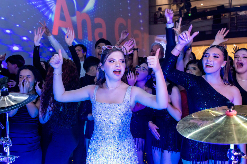 Festa de 15 anos no Buffet Família Gioielli com o fotógrafo de debutante no Jardim Anália Franco, especialista como fotógrafo de festa de 15 anos em São Paulo.