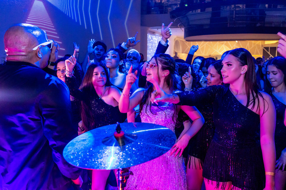 Festa de 15 anos no Buffet Família Gioielli com o fotógrafo de debutante no Jardim Anália Franco, especialista como fotógrafo de festa de 15 anos em São Paulo.