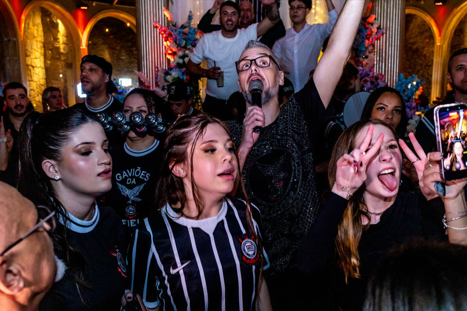 Festa de 15 anos no Buffet Família Gioielli com o fotógrafo de debutante no Jardim Anália Franco, especialista como fotógrafo de festa de 15 anos em São Paulo.
